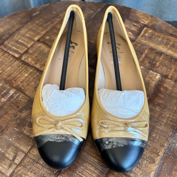 Tuckernuck French Sole Camille Cap Toe Leather ballet Flats New in Box - Picture 9 of 15